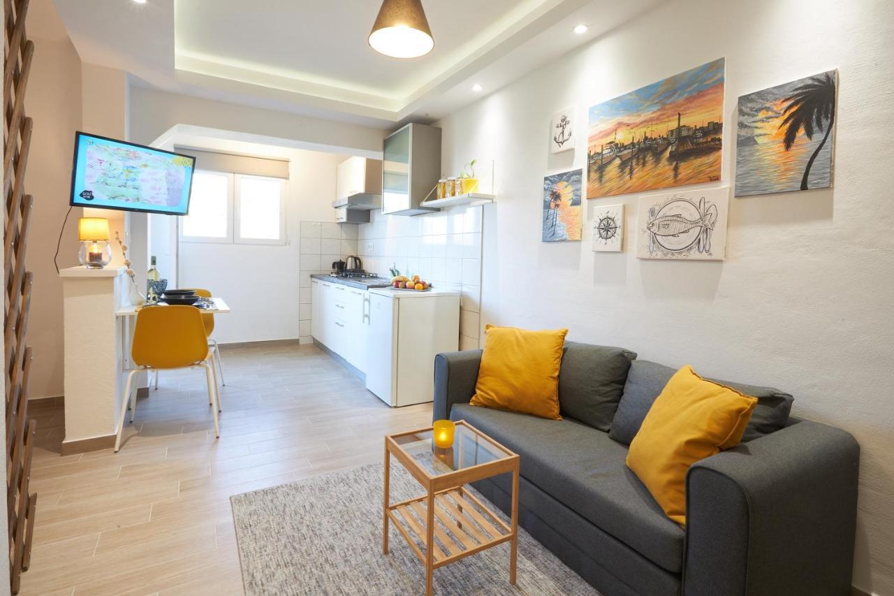 Apartment Yellow Porec Exterior photo