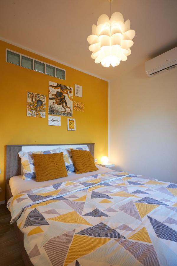 Apartment Yellow Porec Exterior photo